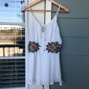 Luxxel White Embroidered Romper Floral Ties Medium